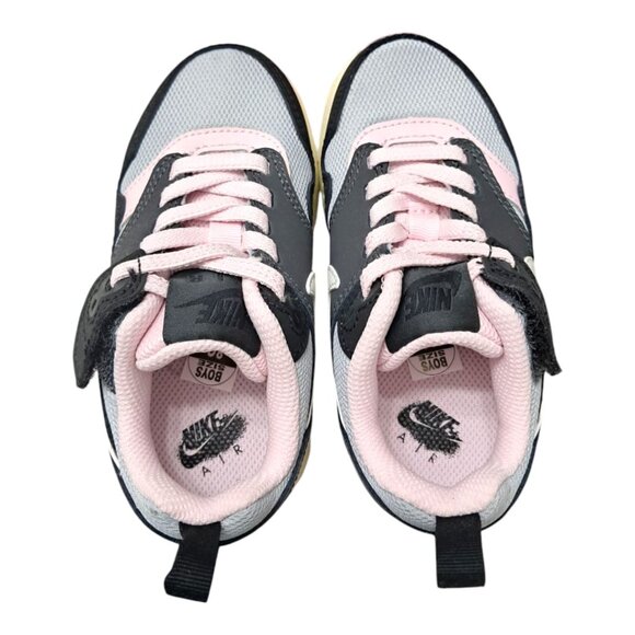 Nike Black and Pink Sneakers for Everyday Comfort - Picture 8 of 12